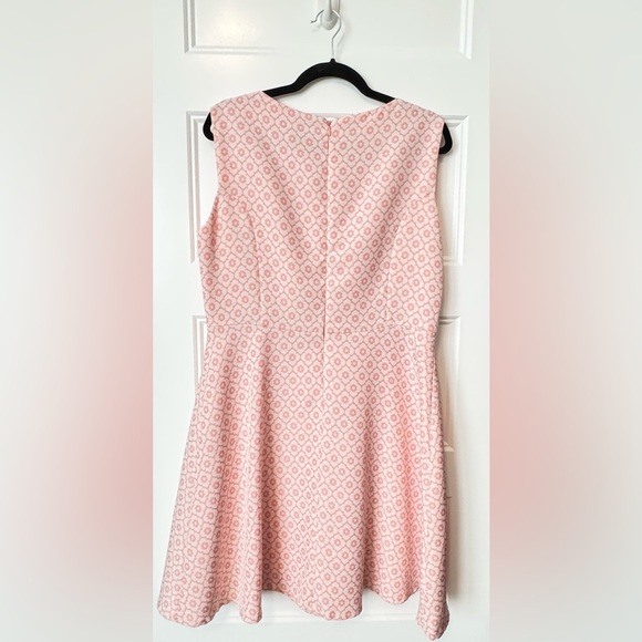 Tahari Arthur S. Levine Pink Sleeveless Floral Patterned Dress Size 12 - Picture 2 of 5